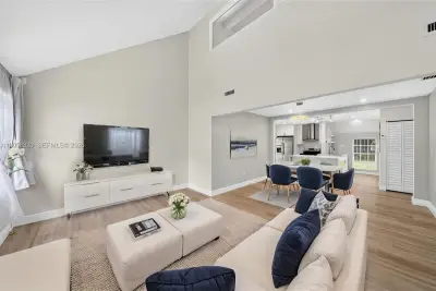 14843 SW 152nd Ter, Miami: photo 1 of 59