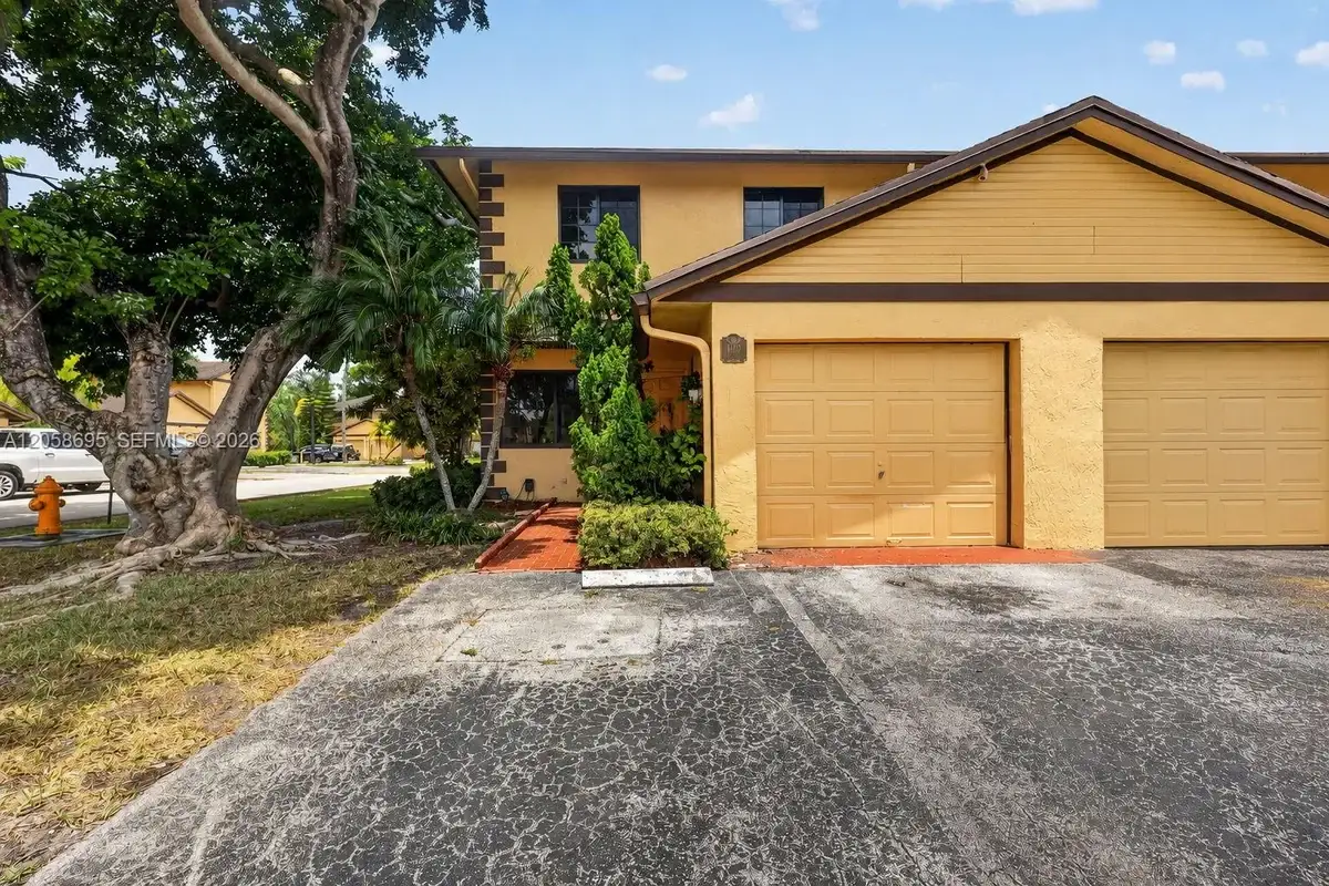 1130 NE 210th Ter, Miami: photo 1 of 38