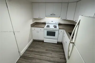 13455 NE 6th Ave #303, North Miami: photo 1 of 7