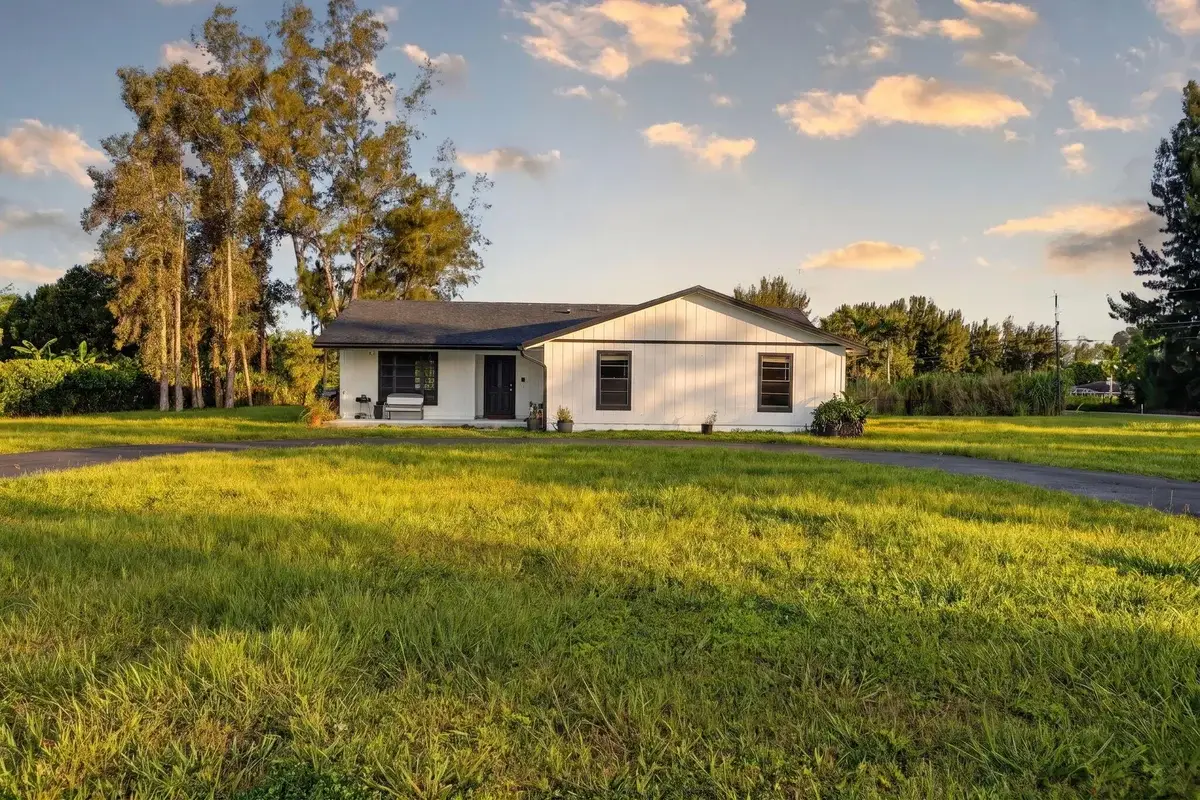 5989 Coconut Blvd, The Acreage: photo 1 of 40