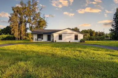 5989 Coconut Blvd, The Acreage: photo 1 of 40