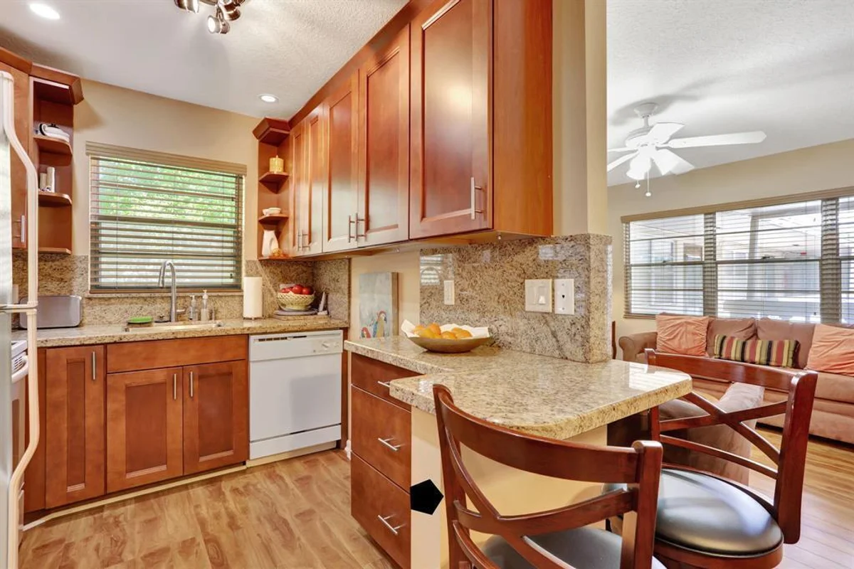 237 Farnham J, Deerfield Beach: photo 1 of 22
