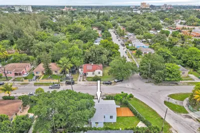 6344 NW Miami Pl, Miami: photo 1 of 27