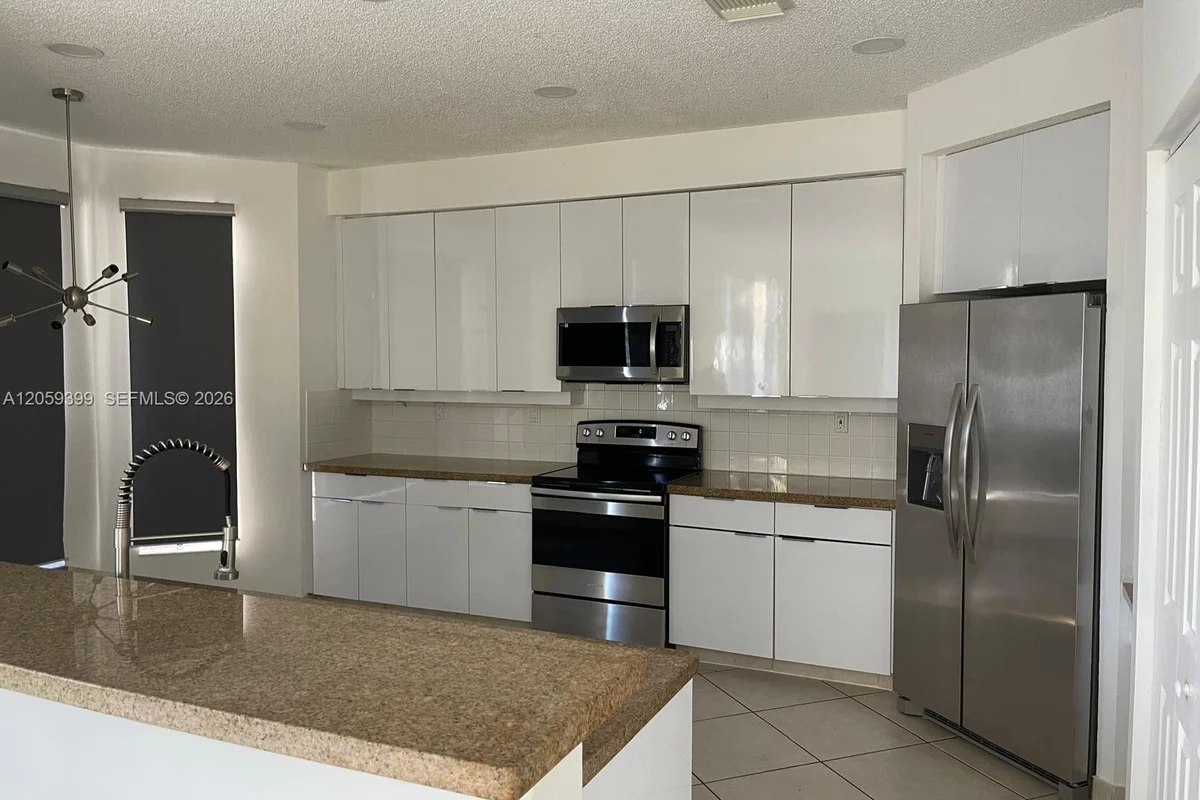 House in Hollywood: photo 1 of 1