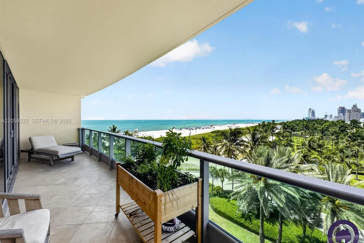 1455 Ocean Dr #704, Miami Beach: photo 1 of 38