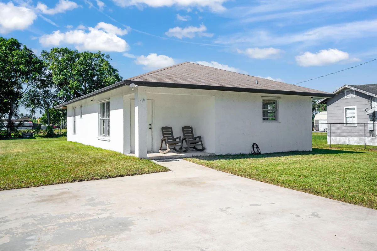 116 SE 3rd St N, Belle Glade: photo 1 of 18