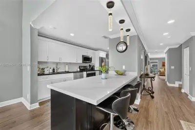 9260 NW 16th St, Pembroke Pines: photo 1 of 35