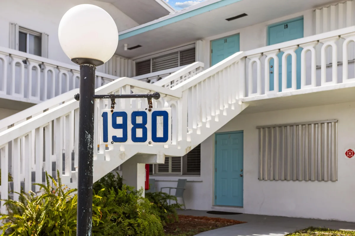 1980 Sunset Ave #7, Palm Springs: photo 1 of 35