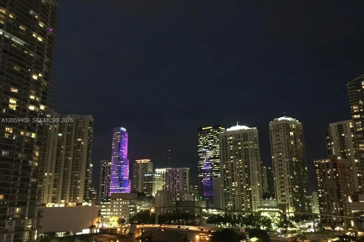 690 SW 1st Ct #1220, Miami: photo 1 of 15