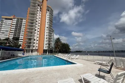 1351 NE Miami Gardens Dr #1215E, Miami: photo 1 of 28