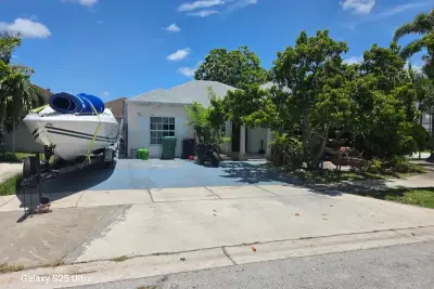 15931 SW 143rd Ct, Miami: photo 1 of 30