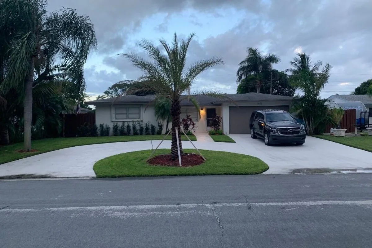 1072 SW 25th Ave, Boynton Beach: photo 1 of 11