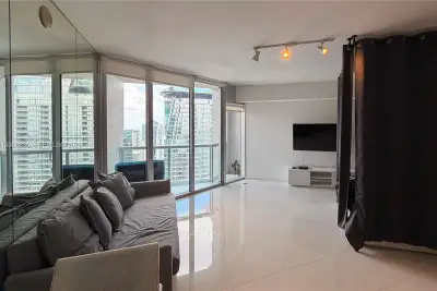 475 Brickell Ave #5008, Miami: photo 1 of 8