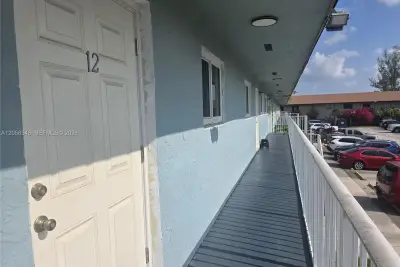 5525 W 24th Way #12, Hialeah: photo 1 of 25