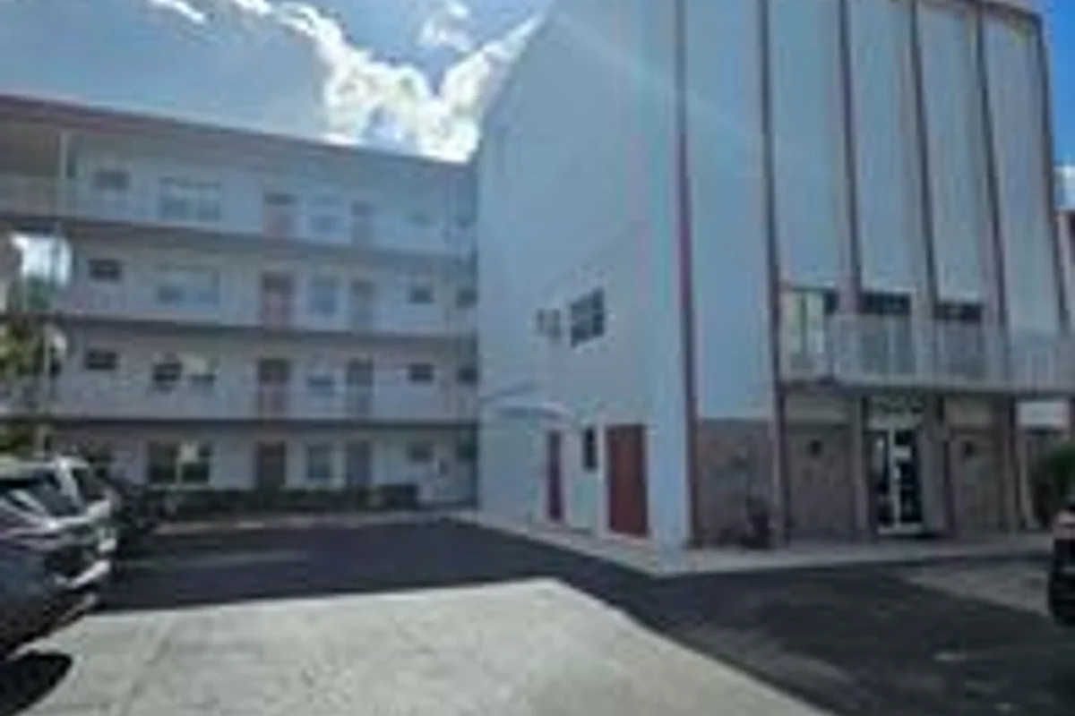 4000 NW 44th Ave #210, Lauderdale Lakes: photo 1 of 21