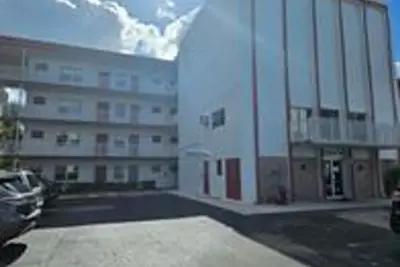 4000 NW 44th Ave #210, Lauderdale Lakes: photo 1 of 21