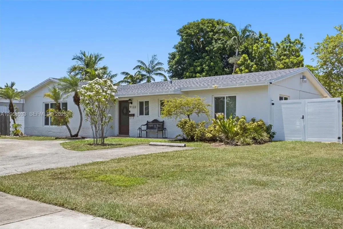 9123 SW 181st St, Palmetto Bay: photo 1 of 27