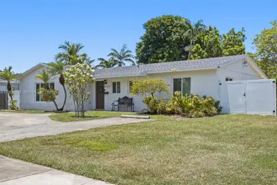 9123 SW 181st St, Palmetto Bay: photo 1 of 27