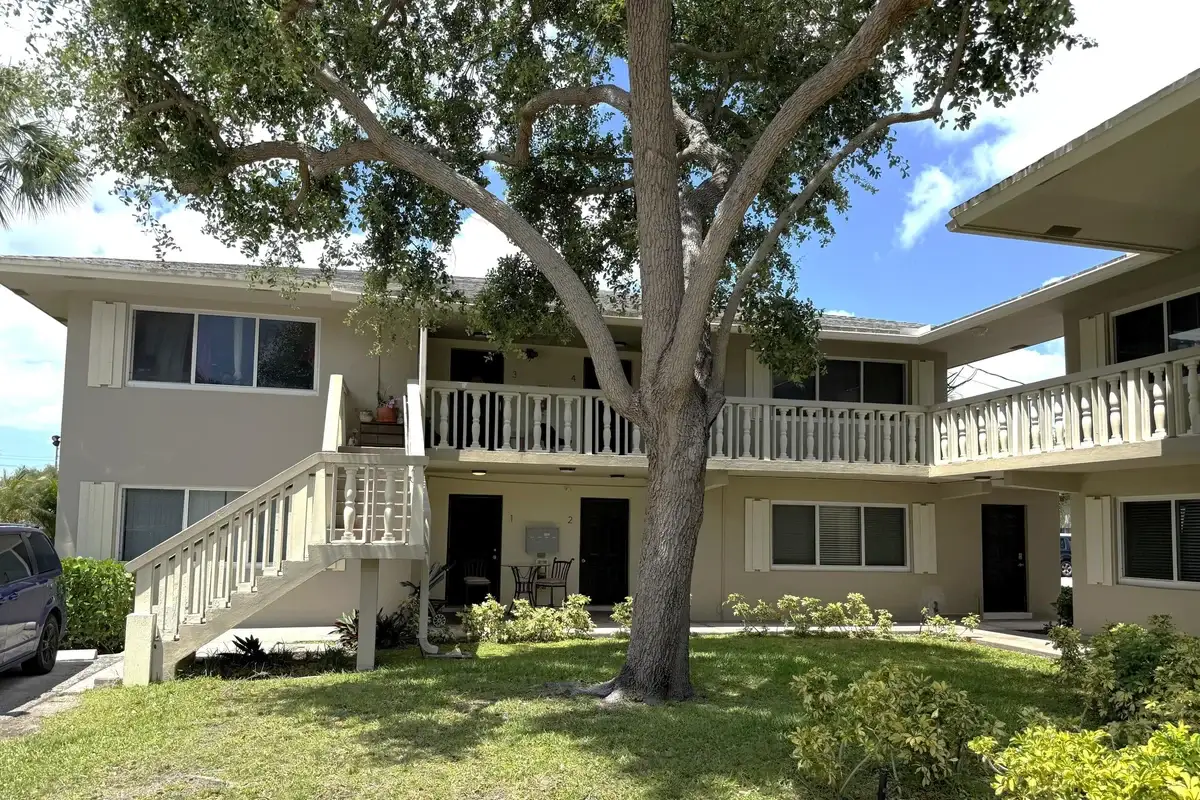 265 SW 7 St #4, Boca Raton: photo 1 of 1