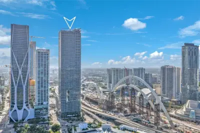 1100 Biscayne Blvd #4308, Miami: photo 1 of 48