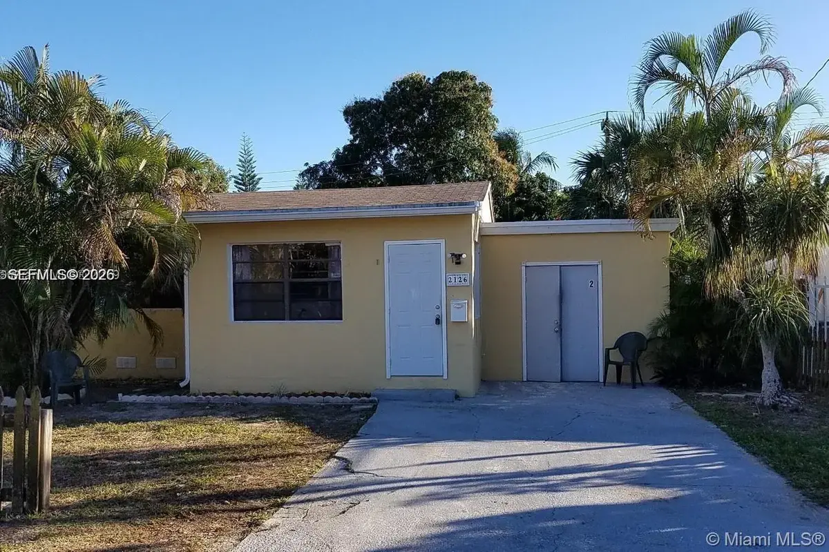 2126 Arthur St, Hollywood: photo 1 of 19
