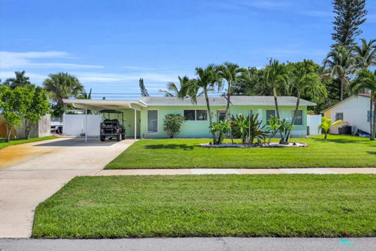 804 N Cinnamon Rd, North Palm Beach: photo 1 of 20