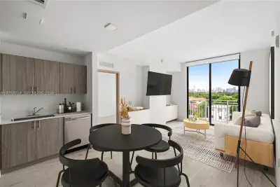 1601 SW 32 Ave #501, Miami: photo 1 of 5