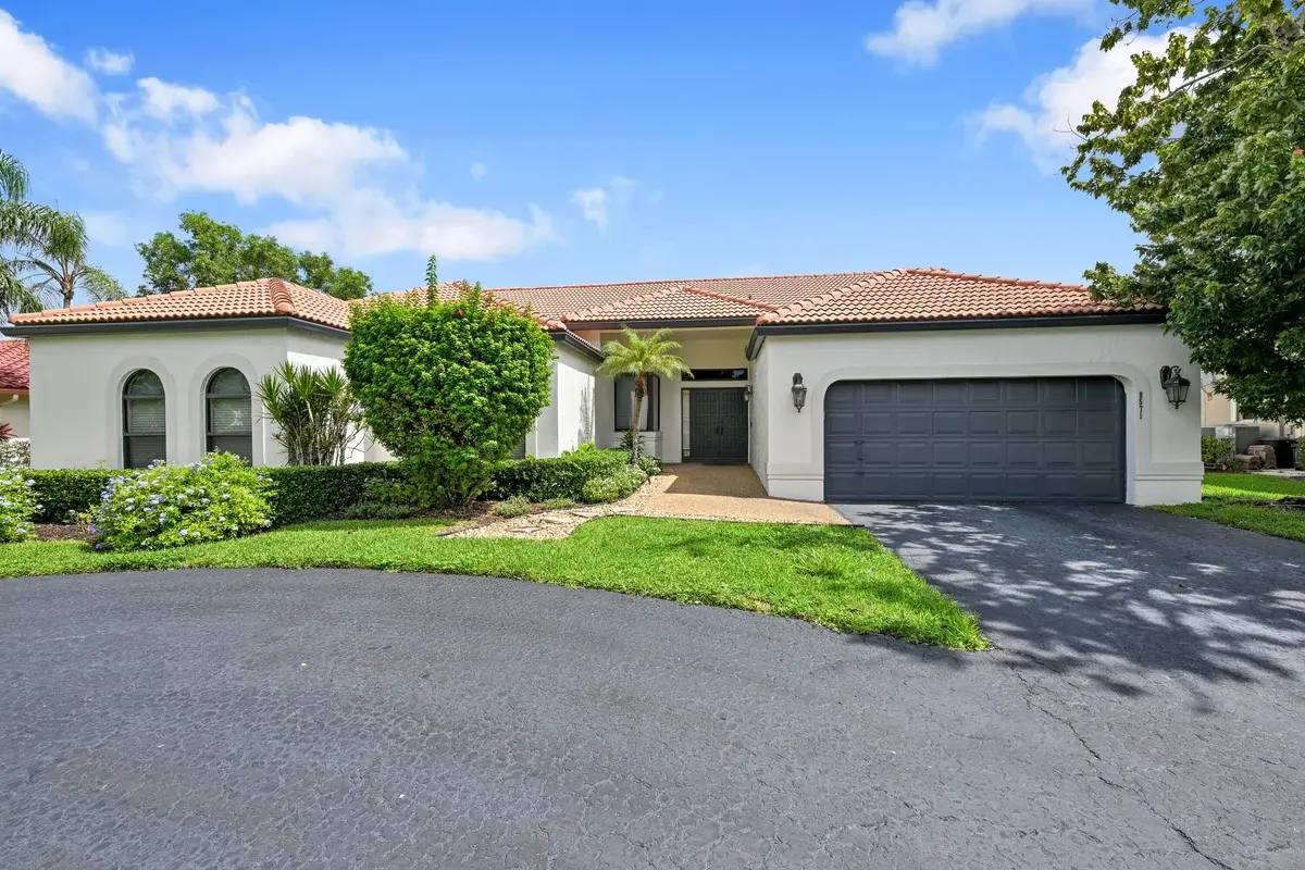 8571 NW 53rd Ct, Coral Springs: photo 1 of 47