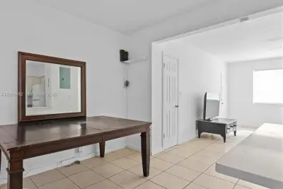 744 85th St #3, Miami Beach: photo 1 of 40