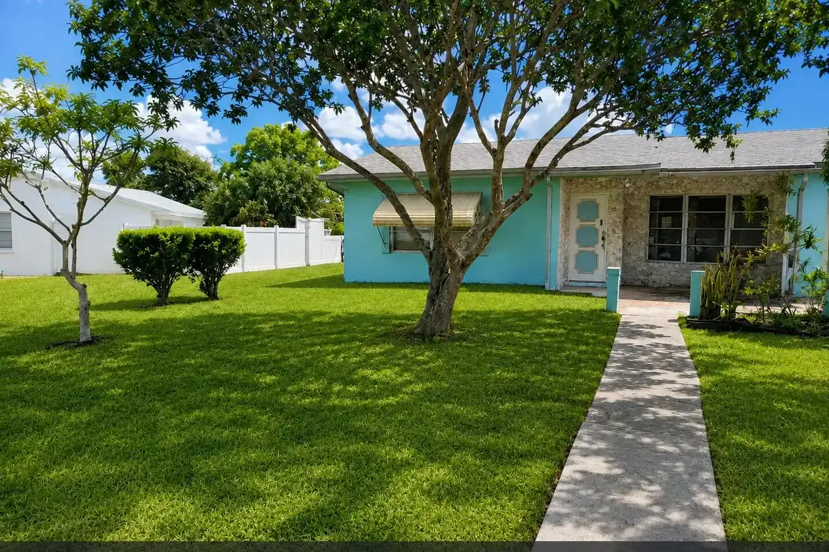 5165 SW 10th Ct, Margate: photo 1 of 40