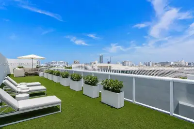2001 Meridian Ave #PH-16, Miami Beach: photo 1 of 22
