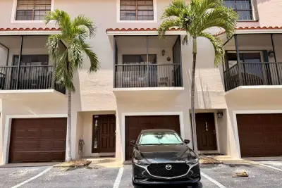 9908 Hammocks Blvd #103-42, Miami: photo 1 of 20