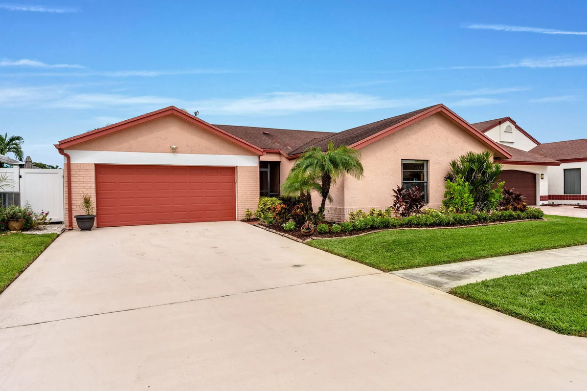 21082 Rustlewood Ave, Boca Raton: photo 1 of 38