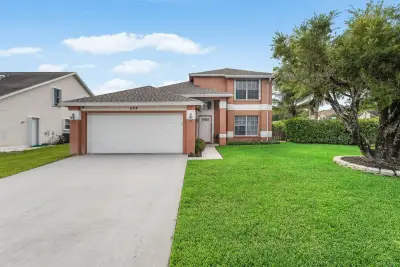 139 Royal Pine Cir S, Royal Palm Beach: photo 1 of 54