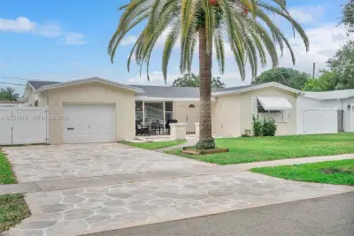 8963 SW 53rd St, Cooper City: photo 1 of 47