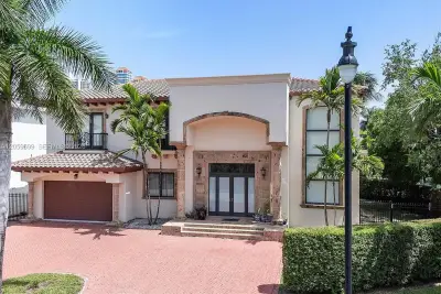 18825 N Bay Rd, Sunny Isles Beach: photo 1 of 13