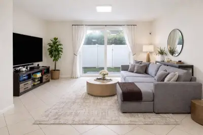 8106 Prestige Commons Dr, Tamarac: photo 1 of 20