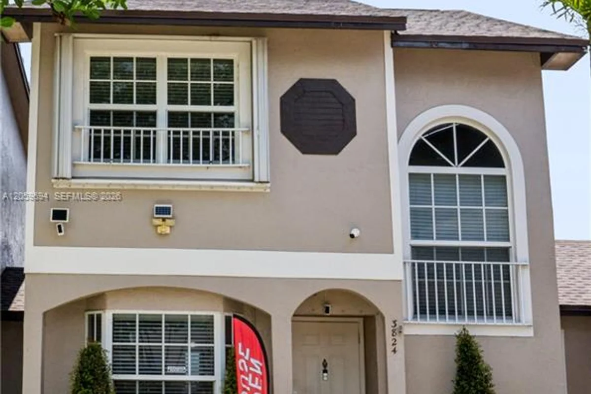 3824 NW 122nd Ter, Sunrise: photo 1 of 30