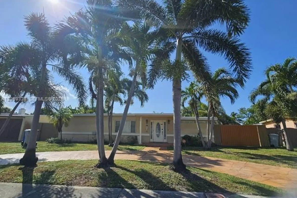 1732 NE 50th St, Pompano Beach: photo 1 of 30