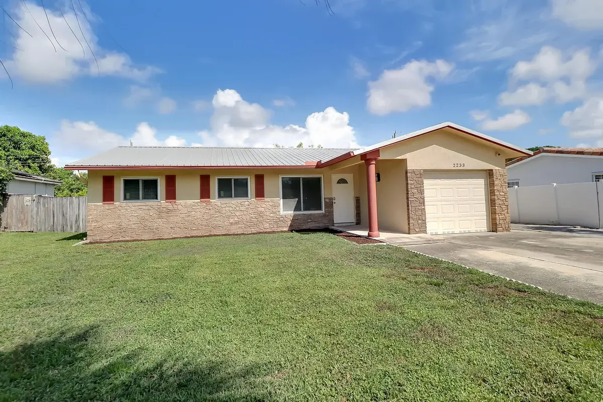2233 NW 3rd Ave, Boca Raton: photo 1 of 37