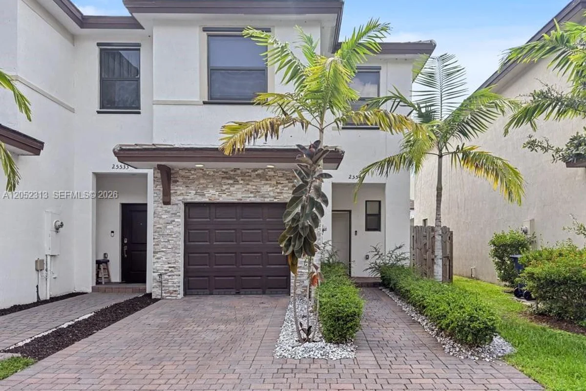 25545 SW 109th Ave, Homestead: photo 1 of 38