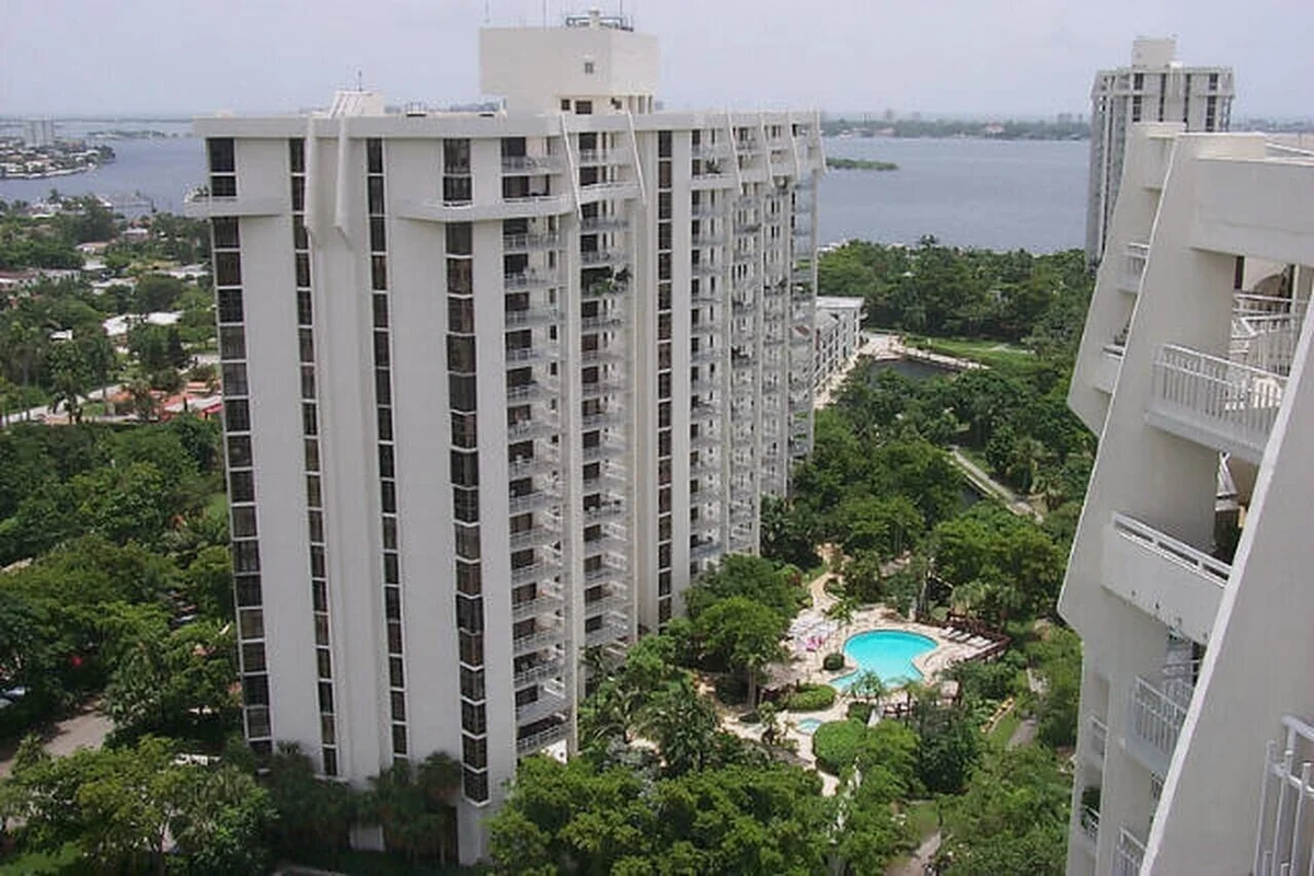 1000 Quayside Ter #408, Miami: photo 1 of 1