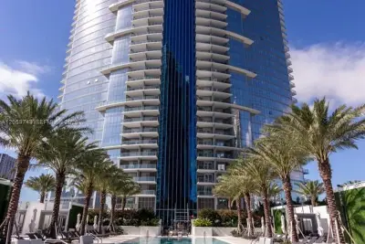 851 NE 1st Ave #503, Miami: photo 1 of 68