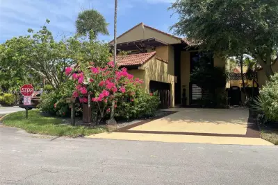 1066 NE 202nd Ln, Miami: photo 1 of 64