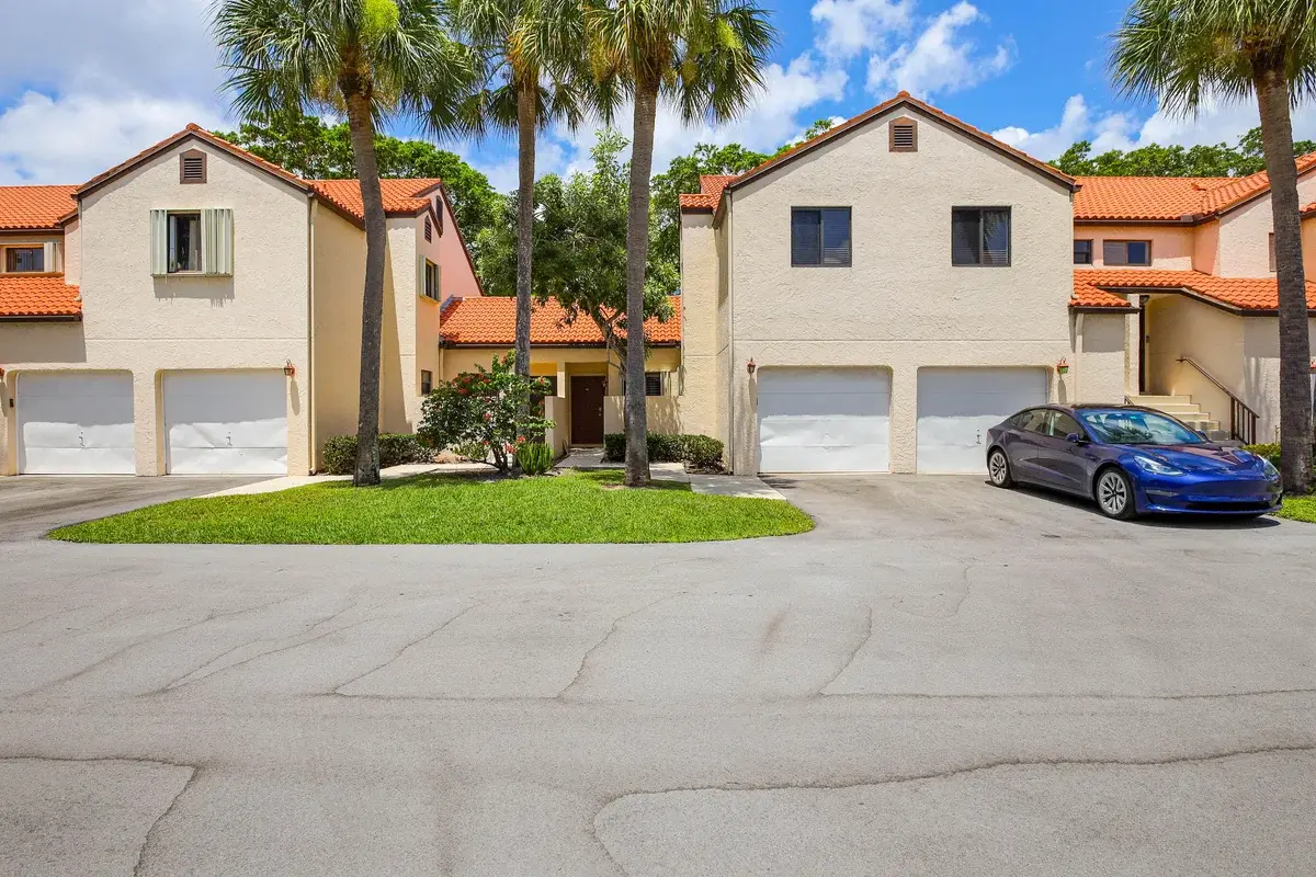 14 Vía De Casas Sur #103, Boynton Beach: photo 1 of 35