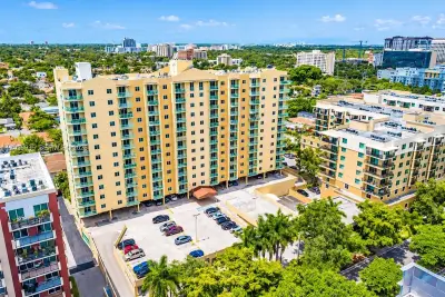 3500 Coral Way #907, Miami: photo 1 of 24