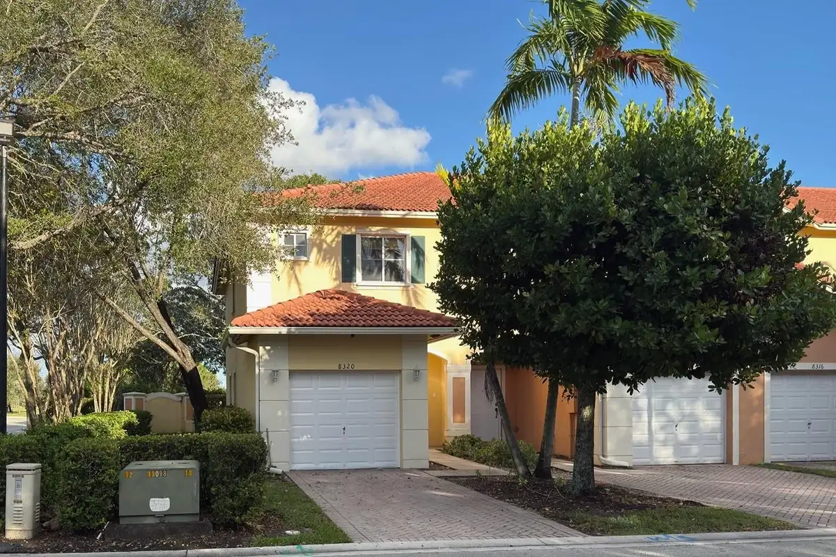 8320 Santa Monica Ave, Tamarac: photo 1 of 12