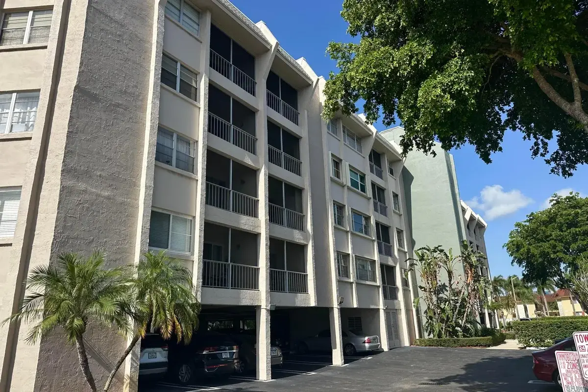 505 Spencer Dr #407, West Palm Beach: photo 1 of 4