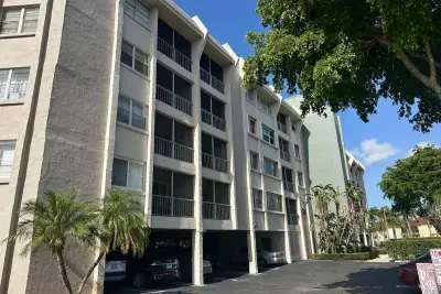 505 Spencer Dr #407, West Palm Beach: photo 1 of 4