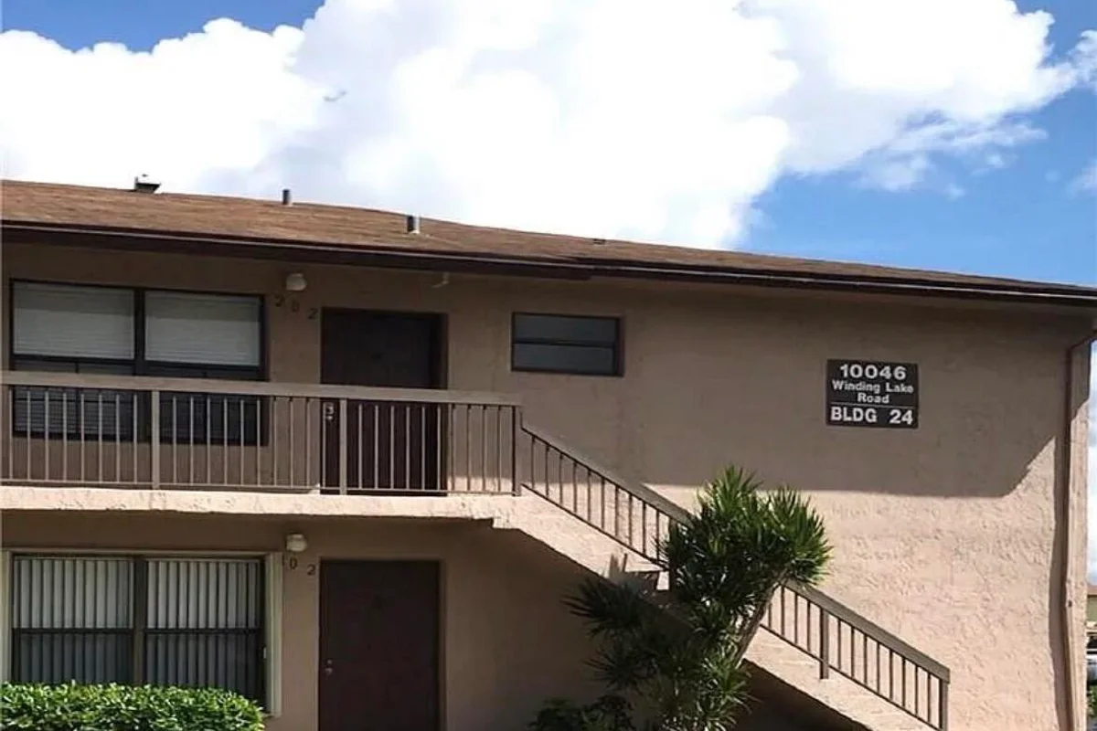 10046 Winding Lake Rd #202, Sunrise: photo 1 of 23